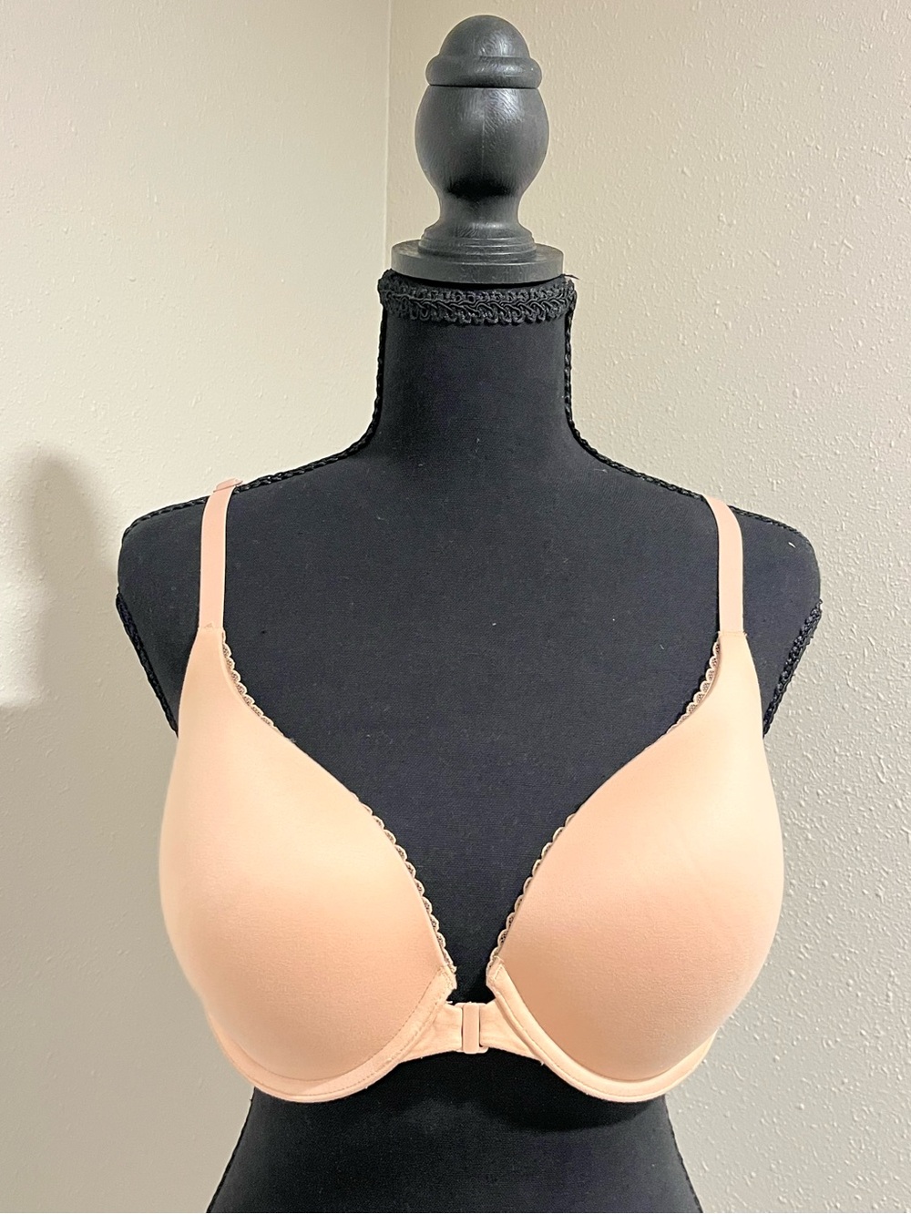 Victoria’s Secret Body By Victoria Perfect Shape abuse/Tan - 36D
